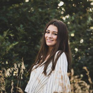 Meet your Posher, Mia